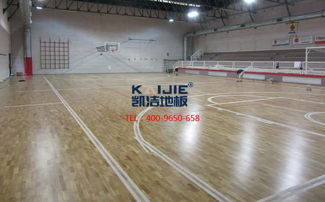 體育館專用運(yùn)動(dòng)木地板維護(hù)——?jiǎng)P潔體育木地板