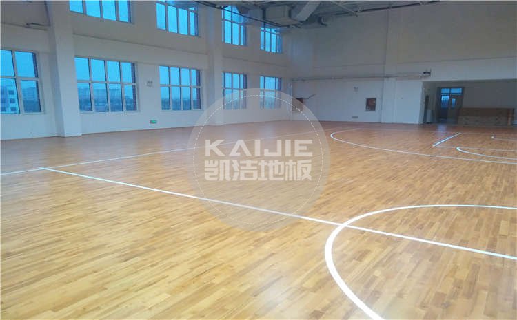 山東菏澤小學(xué)體育館運(yùn)動木地板項目圖片