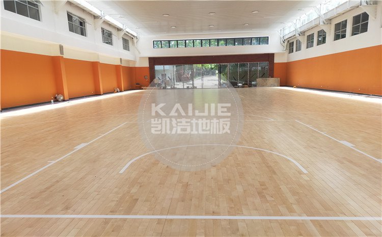廣州天河區(qū)長大公路培訓(xùn)學(xué)校籃球館木地板案例-凱潔體育地板