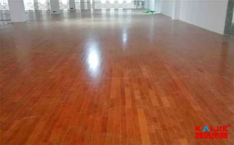 楓木籃球館木地板怎么維修