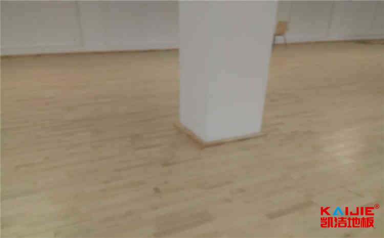 楓木運(yùn)動木地板公司